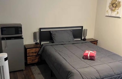 Stoney Ridge House | Private room with shared bathroom in house near Austin Airport and F1 Racetrack