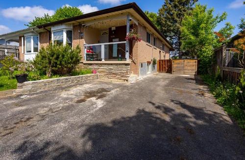 Pickering House | Private room with TVnetflix and free parking