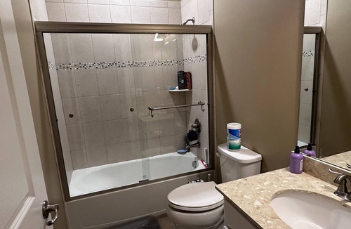 Morgan House | Private Room - Wwalkable to the Beach