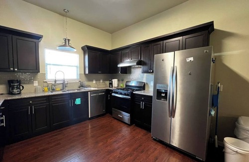 Five Points House | Private Rooms in San Antonio walk to downtown