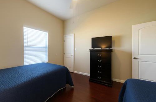 Five Points House | Private Rooms in San Antonio Home 5 mins to downtown