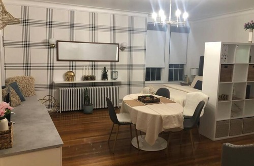 Schuylerville Apartment | Private Rooms in TownHouse w Shared Baths Qn Bed 1-3ppl