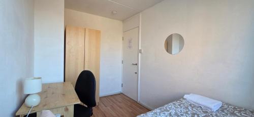 Faraday House | PRIVATE ROOMS - SHARED BATHROOM - Elephant & Castle