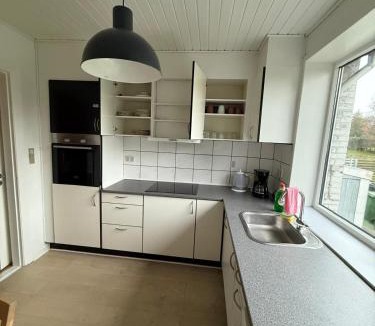 Esbjerg Bed & Breakfast | Private Rooms-Shared kitchen&bathroom- No host on site