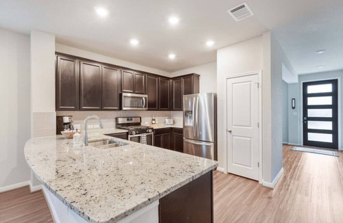 Hutto House | Private, Round Rock Escape!