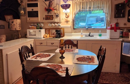 Brockton Cabin | Private rustic cabin in New Ringgold