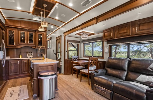 Boerne House | Private RV Retreat | King Bed, Kitchen & Bath
