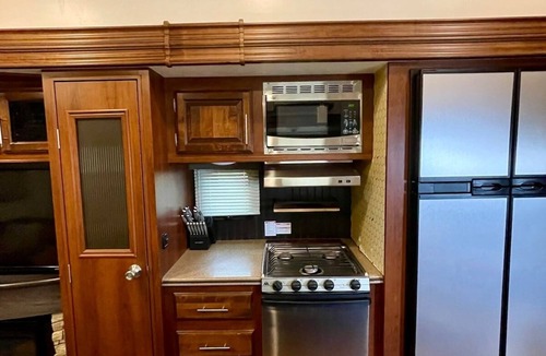 West Odessa House | Private RV Retreat with Fast Wi-Fi + Workspace