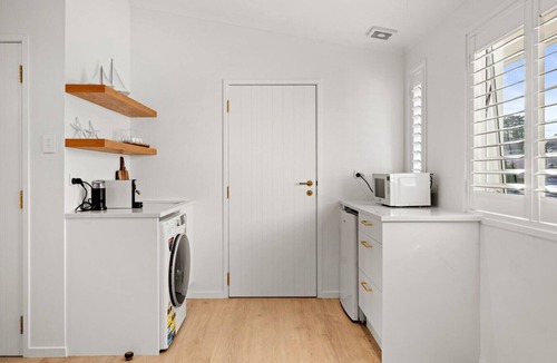 Mission Bay Apartment | Private Sanctuary w/seaviews | Full Kitchen, Heat Pump & Sea Side