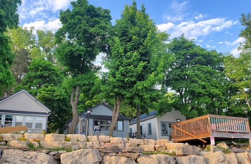 Wainfleet Cottage | Private sand beach. Lakeview. Spacious LongBeachCottages.com – Cottage #9