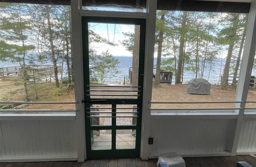 Standish Cottage | PRIVATE SANDY BEACH ON SEBAGO LAKE!