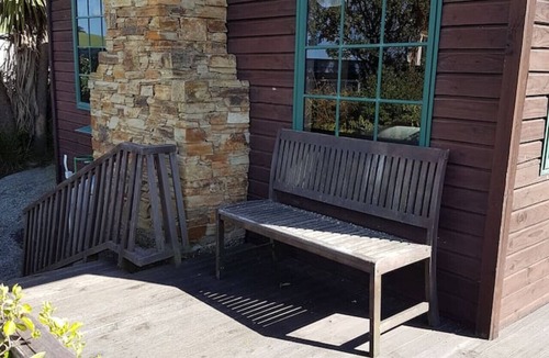 Ahuriri Flat Cabin | Private seaside couples hideaway