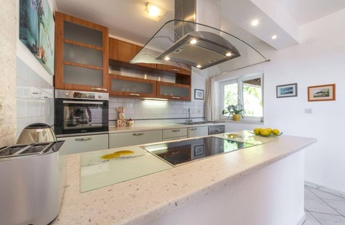 Zupa dubrovacka Villa | Private Seaside Villa Sleeps 10 with Infinity Pool