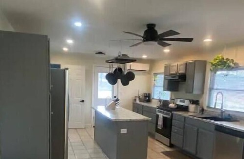 Saugerties House | Private/Secluded 4 Bdrm with HotTub & Steam Shower