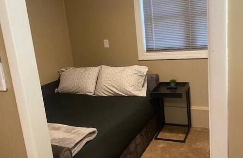 Saugerties House | Private/Secluded 4 Bdrm with HotTub & Steam Shower