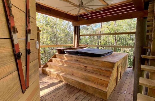 Jackson House | Private & Secluded Treehouse called the Fire Tower