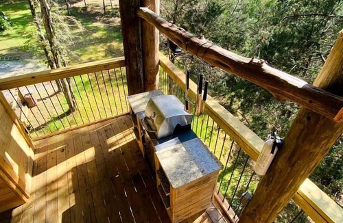 Jackson House | Private & Secluded Treehouse called the Fire Tower