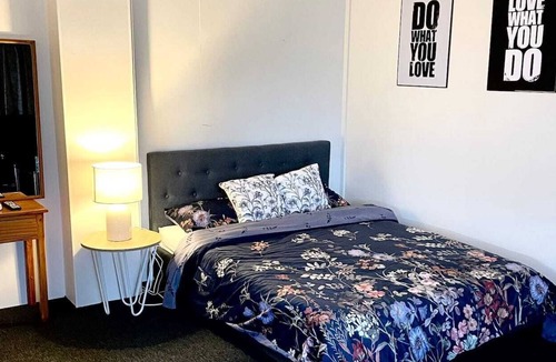 Hamilton Apartment | Private Self contained Studio