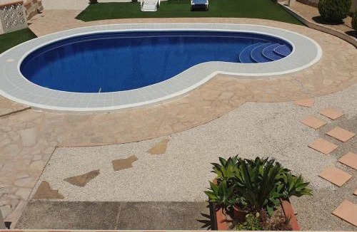 Urbanitzacio la Fustera House | Private/separate floor apartment in a villa near beach