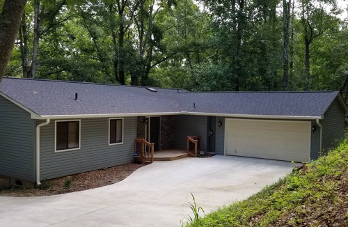 Seneca House | Private setting close to Clemson University