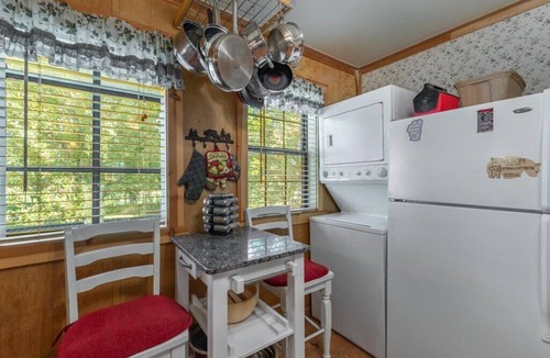 Kings Beach Cabin | Private, Ski & Golf, Close to 4 Ski Areas, Allergy friendly, No pets