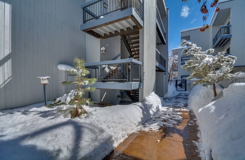 Eagle-Vail Apartment | Private Ski Retreat in Avon: Eagle River Views!