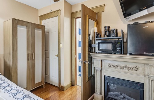 West Haven Apartment | Private Smart Suite Near Yale, Train, Beach & Tweed