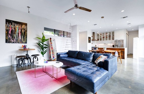 Southtown House | Private Southtown Compound | Rooftop Terrace | Walk to Alamodome & River Walk
