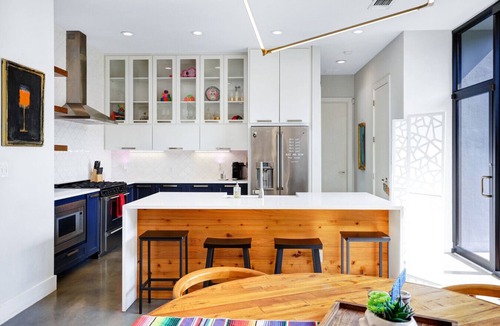 Southtown House | Private Southtown Compound | Rooftop Terrace | Walk to Alamodome & River Walk