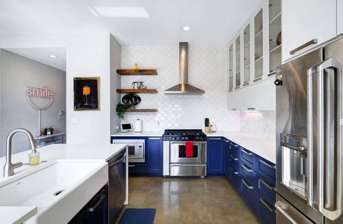 Southtown House | Private Southtown Compound | Rooftop Terrace | Walk to Alamodome & River Walk