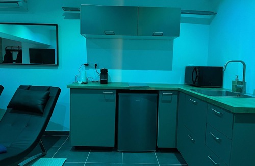 Laon Apartment | Private Spa Apartment