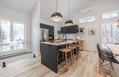 Pine Hill Ski Chalet | Private Spa | Hiking | Skiing | Games | Légendaire