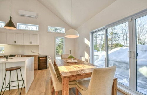 Pine Hill Ski Chalet | Private Spa,Pool,Sauna | Hiking | Le Montagnard
