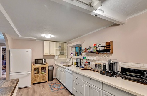 East Renton Highlands Apartment | Private Spa Retreat!