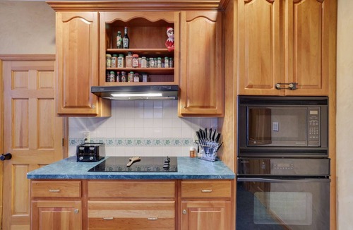 Canadensis House | Private & Spacious Pocono Retreat | King Bed | PS5