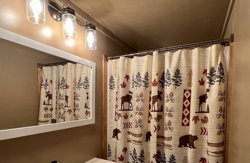 Lake Luzerne Cabin | Private Spacious cabin in the woods