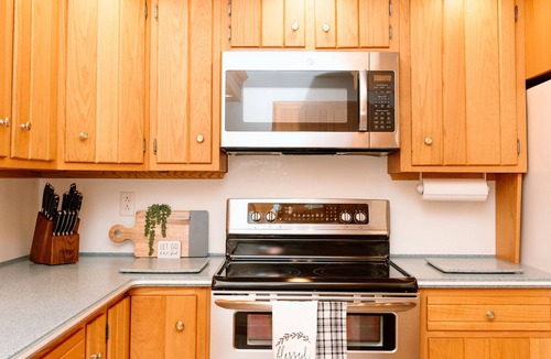 Elverson Ski Chalet | Private, Spacious Chalet w Hot Tub