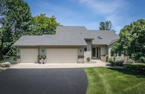 Lakeville House | Private, Spacious, Family-Friendly Getaway