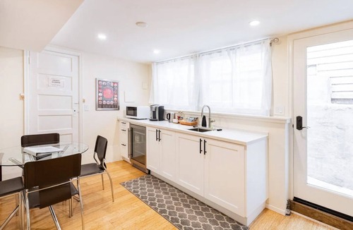 Potrero Hill House | Private Spacious Modern Potrero Garden Oasis Suite