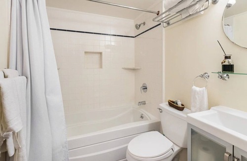 Potrero Hill House | Private Spacious Modern Potrero Garden Oasis Suite