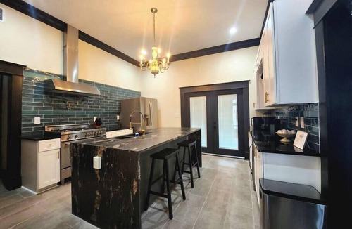 Midtown House | Private Speakeasy/Spring Break at Pearl/Graduations.