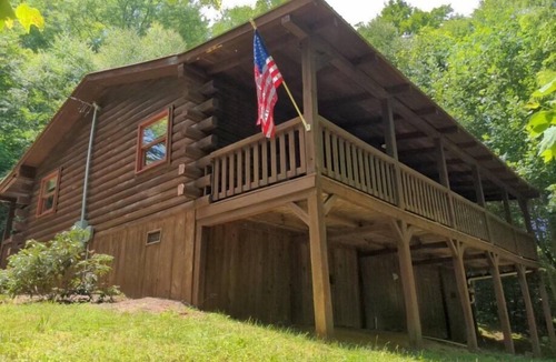 Sugar Grove Cabin | Private Spring Getaway! Pet Friendly!