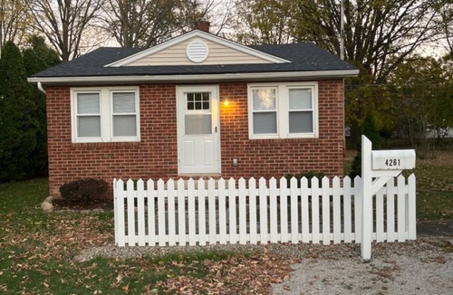 Fairview Park House | Private stand-alone little house.