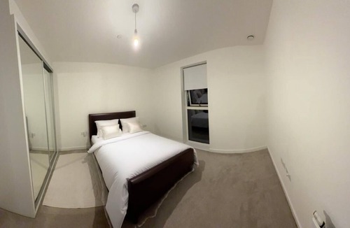 East Acton Apartment | Private Stay in London Acton
