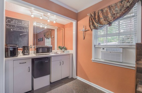 Palm Valley Apartment | Private Studio Entry