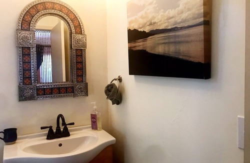 Nevada City Apartment | Private studio apartment one mile from downtown.