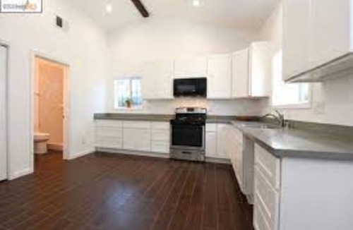 North and East Apartment | Private Studio Apartment with Huge Kitchen