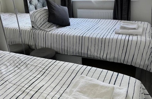 Grove Park Bed & Breakfast | Private studio Apartment/Flat in London