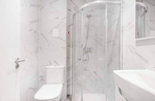 Borehamwood Apartment | Private Studio+ Free Parking New