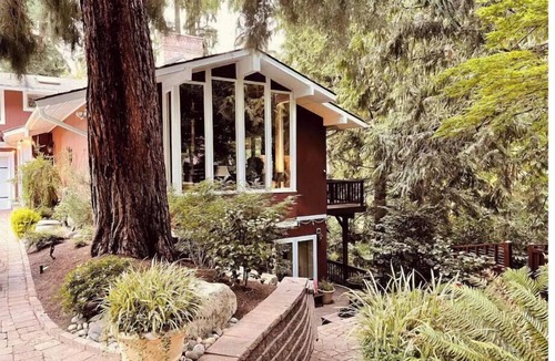 Mercer Island Apartment | Private studio, gated house, Seattle-Bellevue.